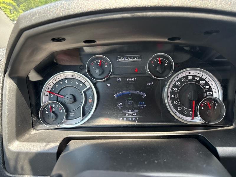 RAM 1500 Classic SLT 4x4 Crew Cab 5'7" Box 2023