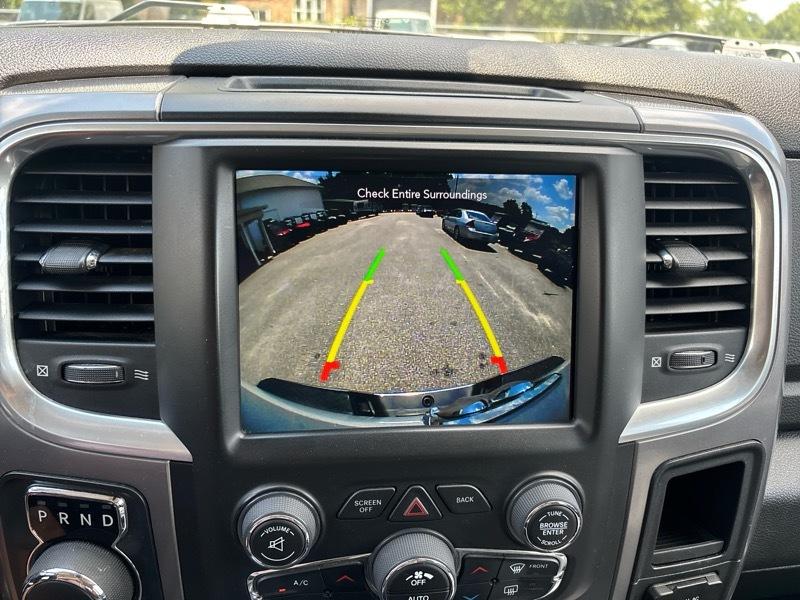 RAM 1500 Classic SLT 4x4 Crew Cab 5'7" Box 2023