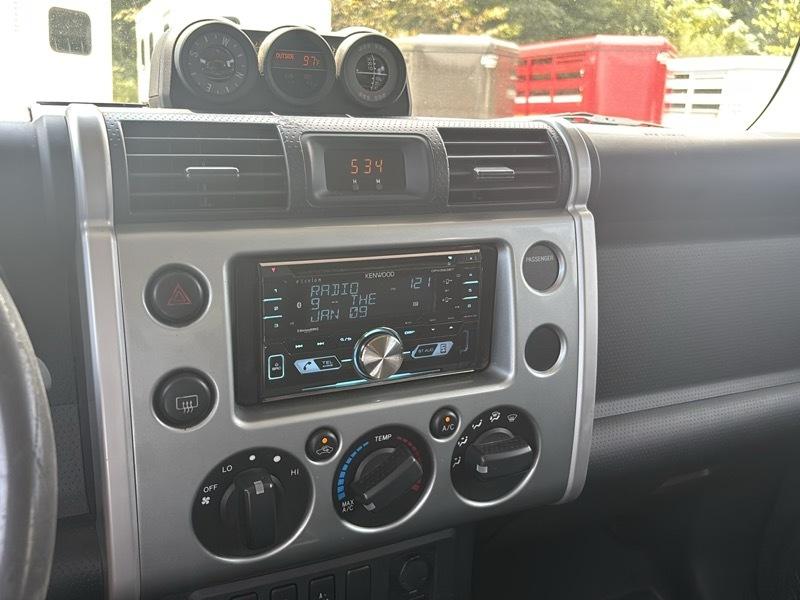 Toyota FJ Cruiser 4WD 4dr Man (Natl) 2010