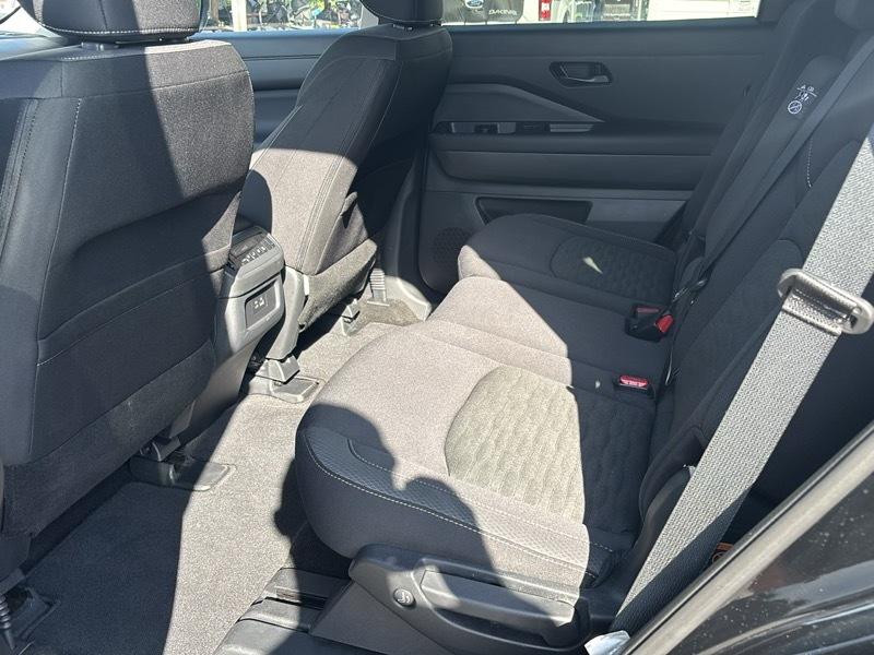 Nissan Pathfinder SV 4WD 2025