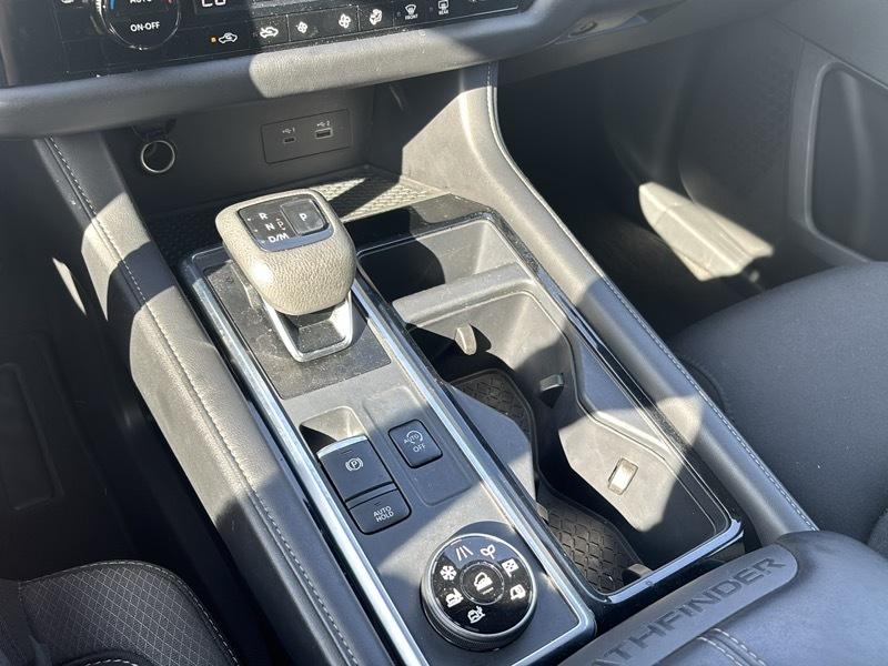 Nissan Pathfinder SV 4WD 2025
