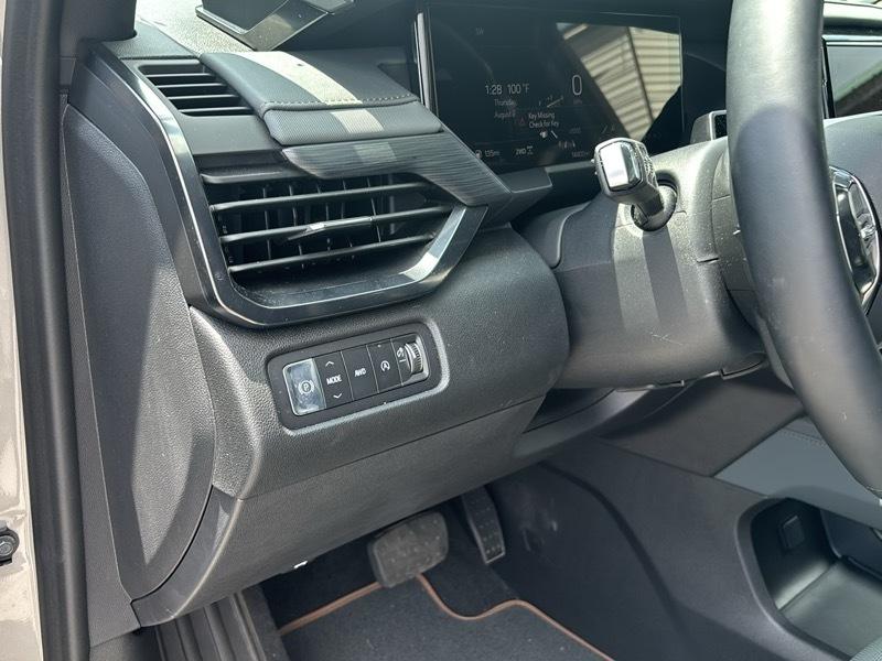 GMC Acadia AWD 4dr AT4 2026
