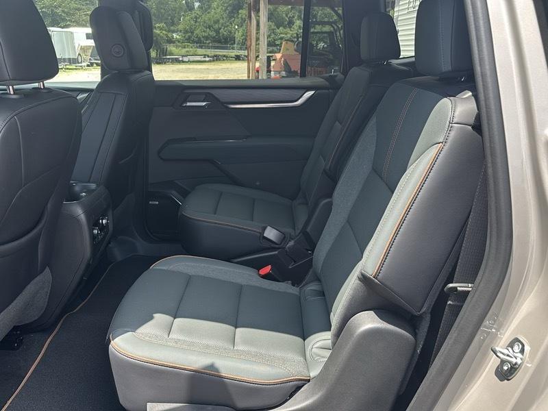 GMC Acadia AWD 4dr AT4 2026