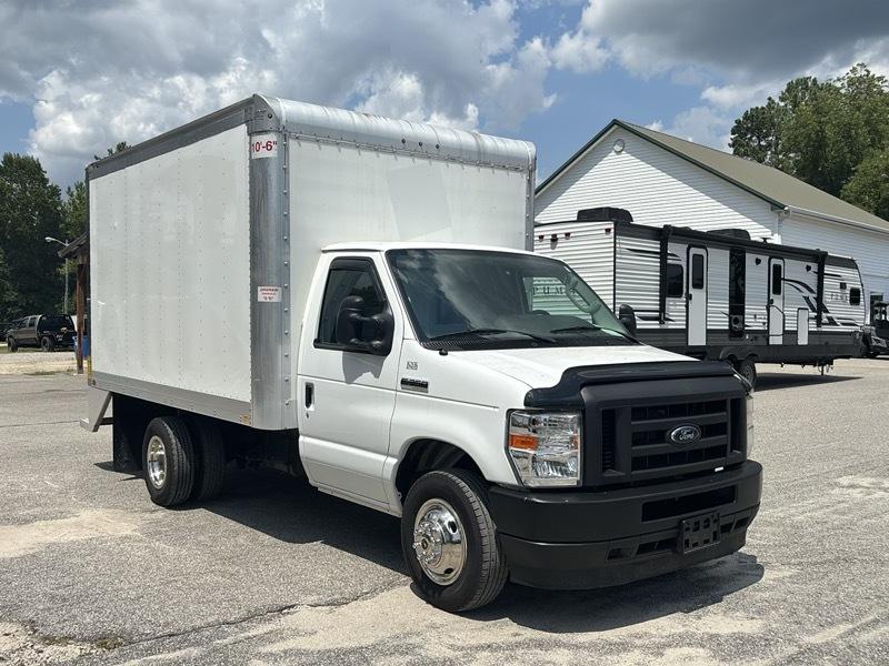 Ford E-Series Cutaway E-350 SRW 138" WB 2024