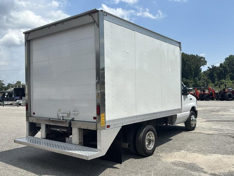 Ford E-Series Cutaway E-350 SRW 138" WB 2024