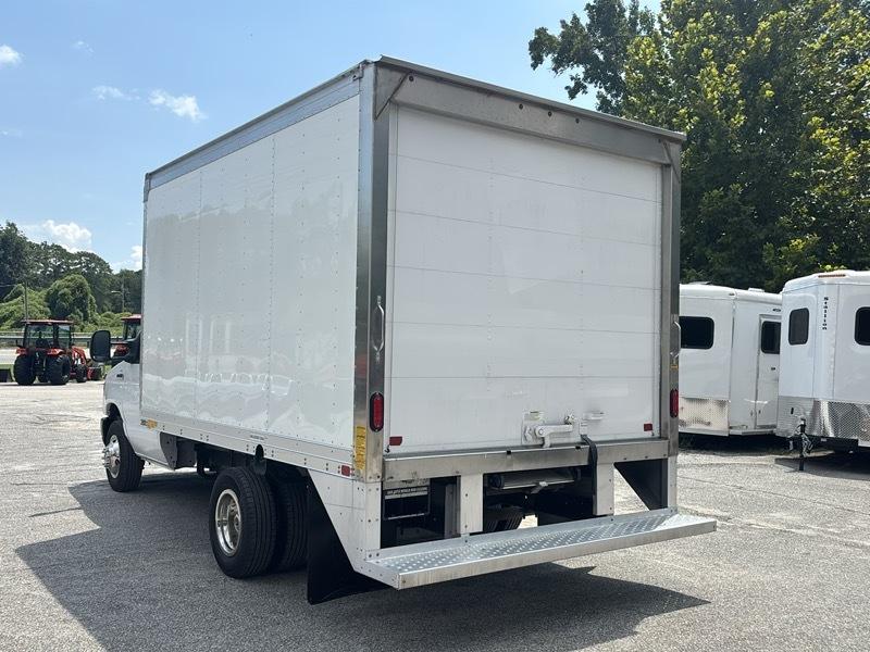 Ford E-Series Cutaway E-350 SRW 138" WB 2024