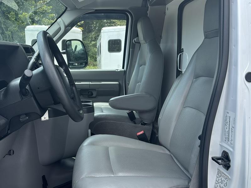 Ford E-Series Cutaway E-350 SRW 138" WB 2024
