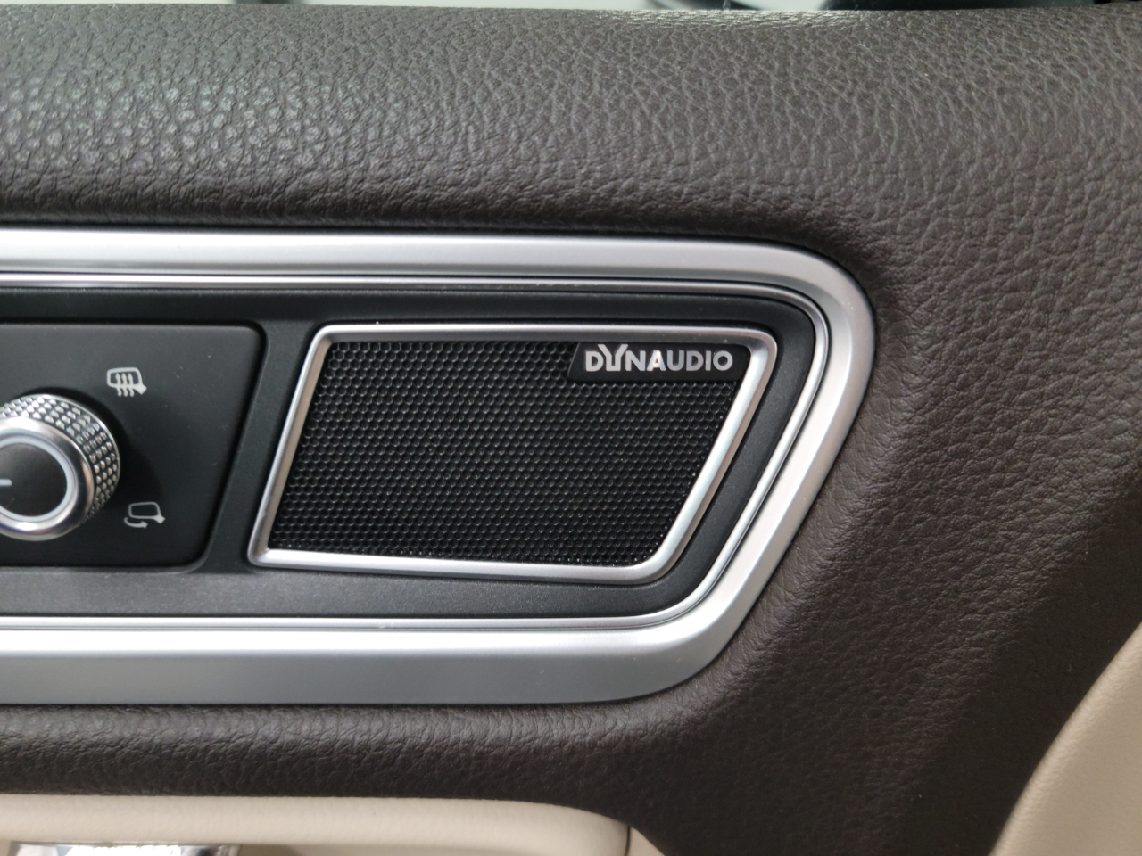 2017 Volkswagen Touareg V6 Executive photo 18