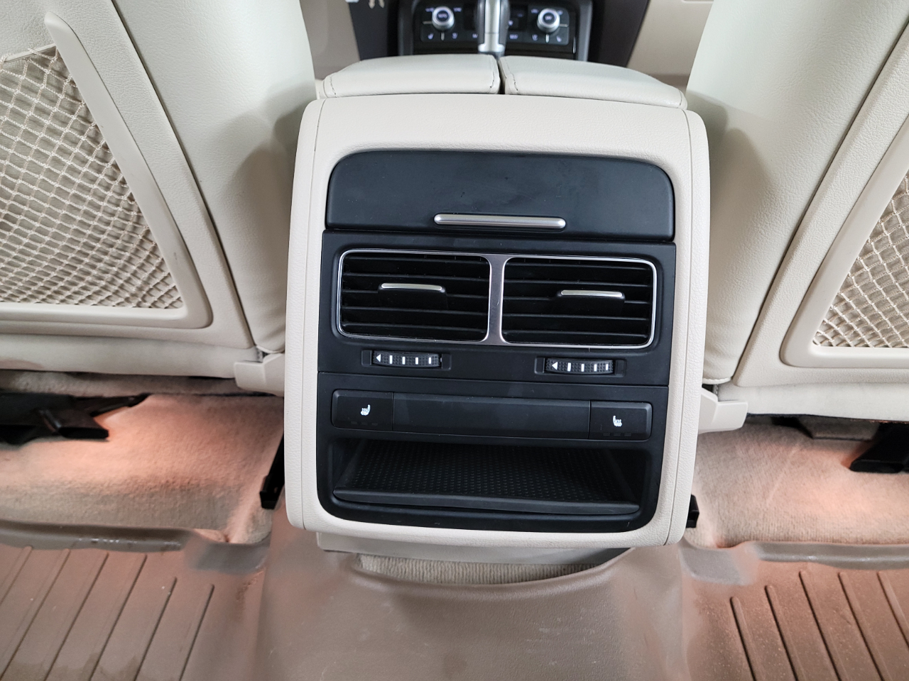 2017 Volkswagen Touareg V6 Executive photo 17