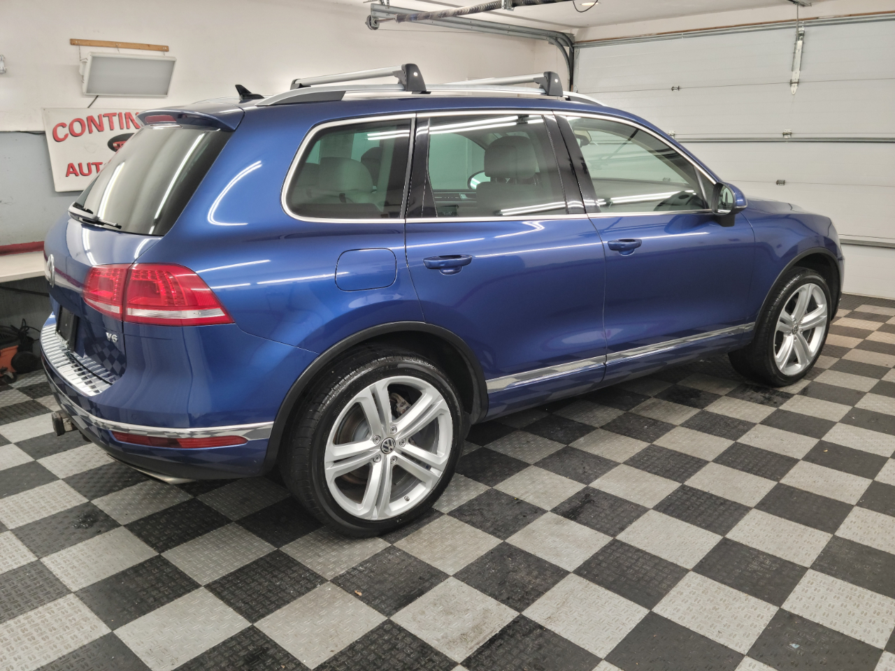 2017 Volkswagen Touareg V6 Executive photo 4
