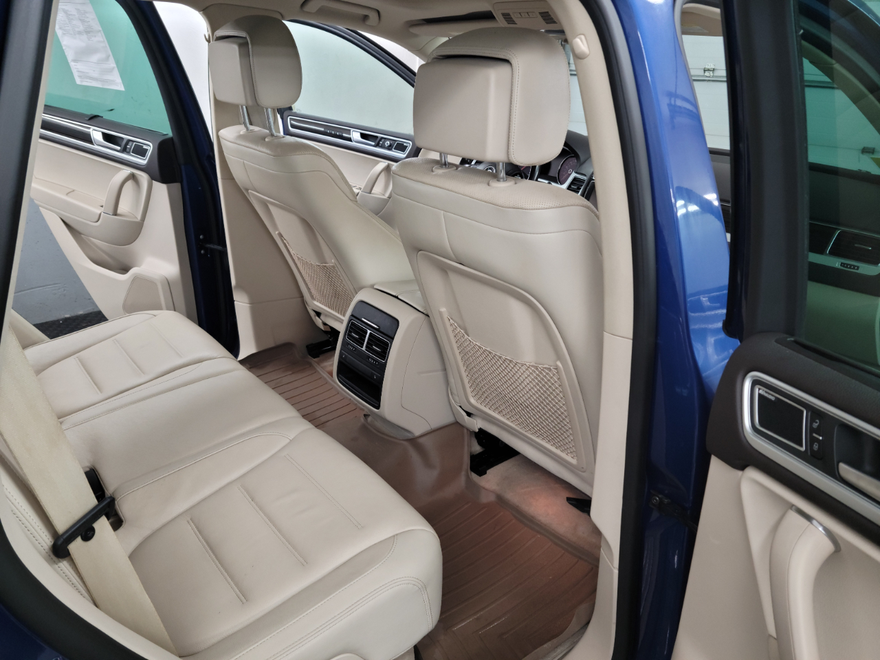 2017 Volkswagen Touareg V6 Executive photo 10