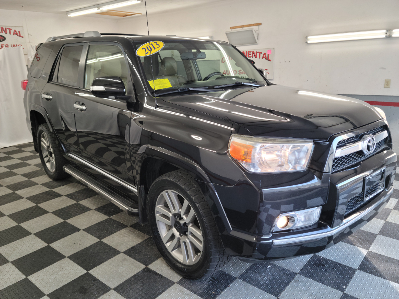 2013 Toyota 4Runner 4WD V6 Limited photo 2