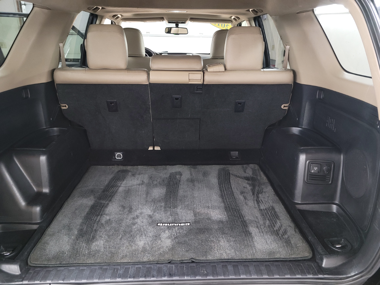 2013 Toyota 4Runner 4WD V6 Limited photo 28