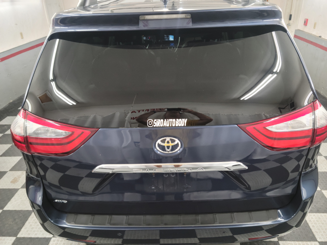 2020 Toyota Sienna Limited Premium photo 4