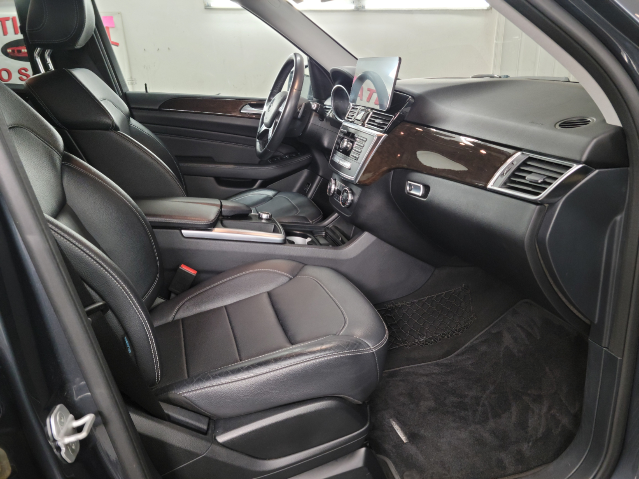 2015 Mercedes Benz ML 4MATIC 350 photo 12