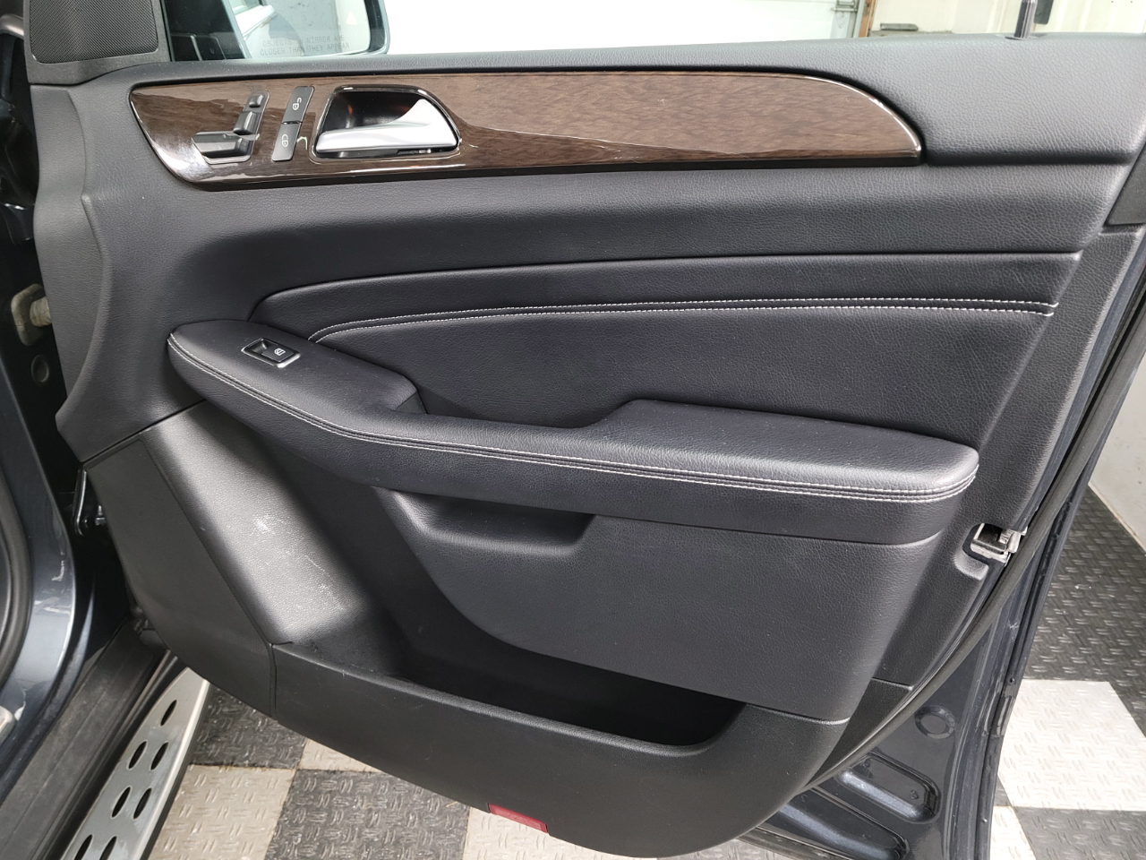 2015 Mercedes Benz ML 4MATIC 350 photo 25