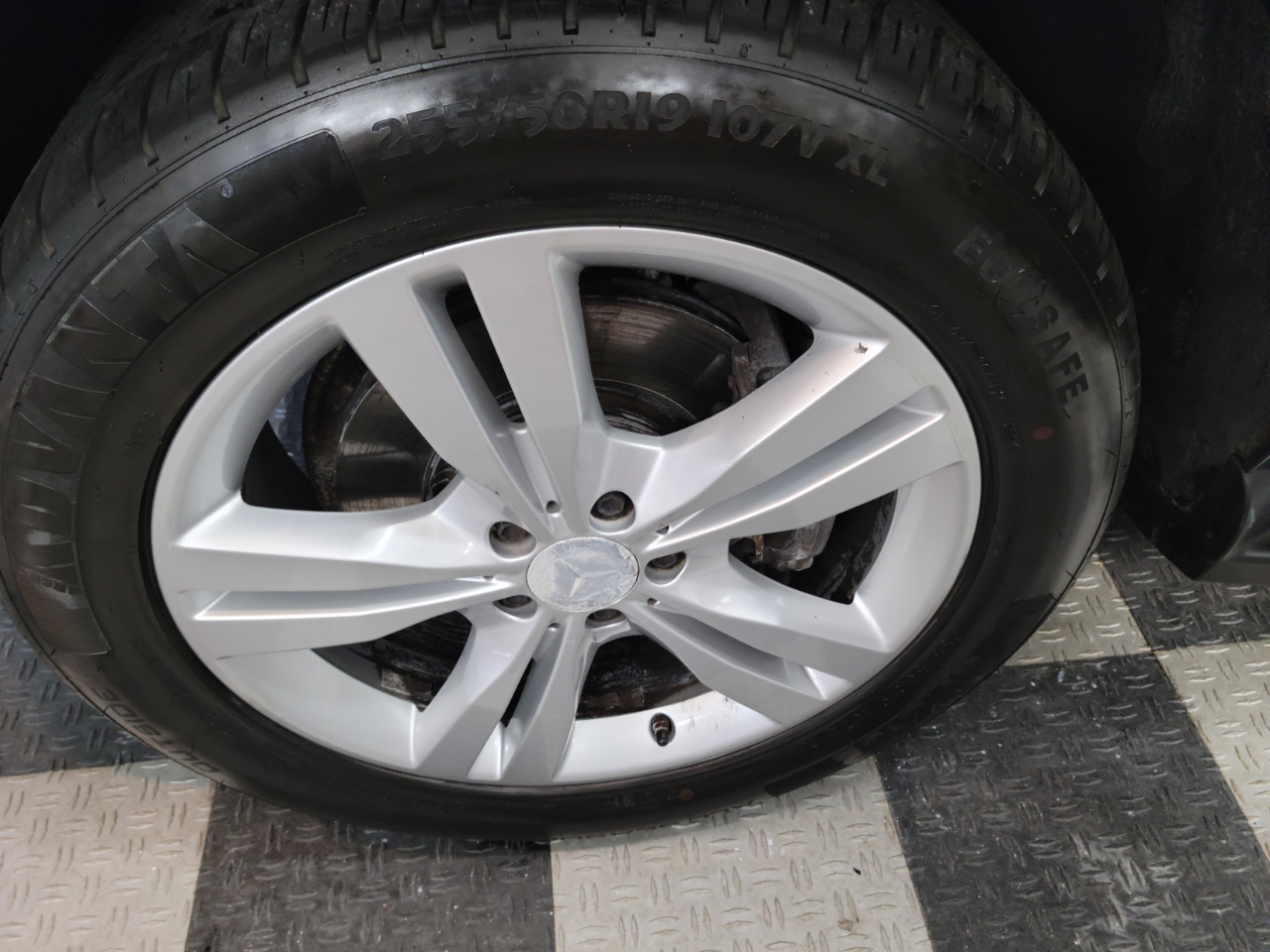 2015 Mercedes Benz ML 4MATIC 350 photo 30