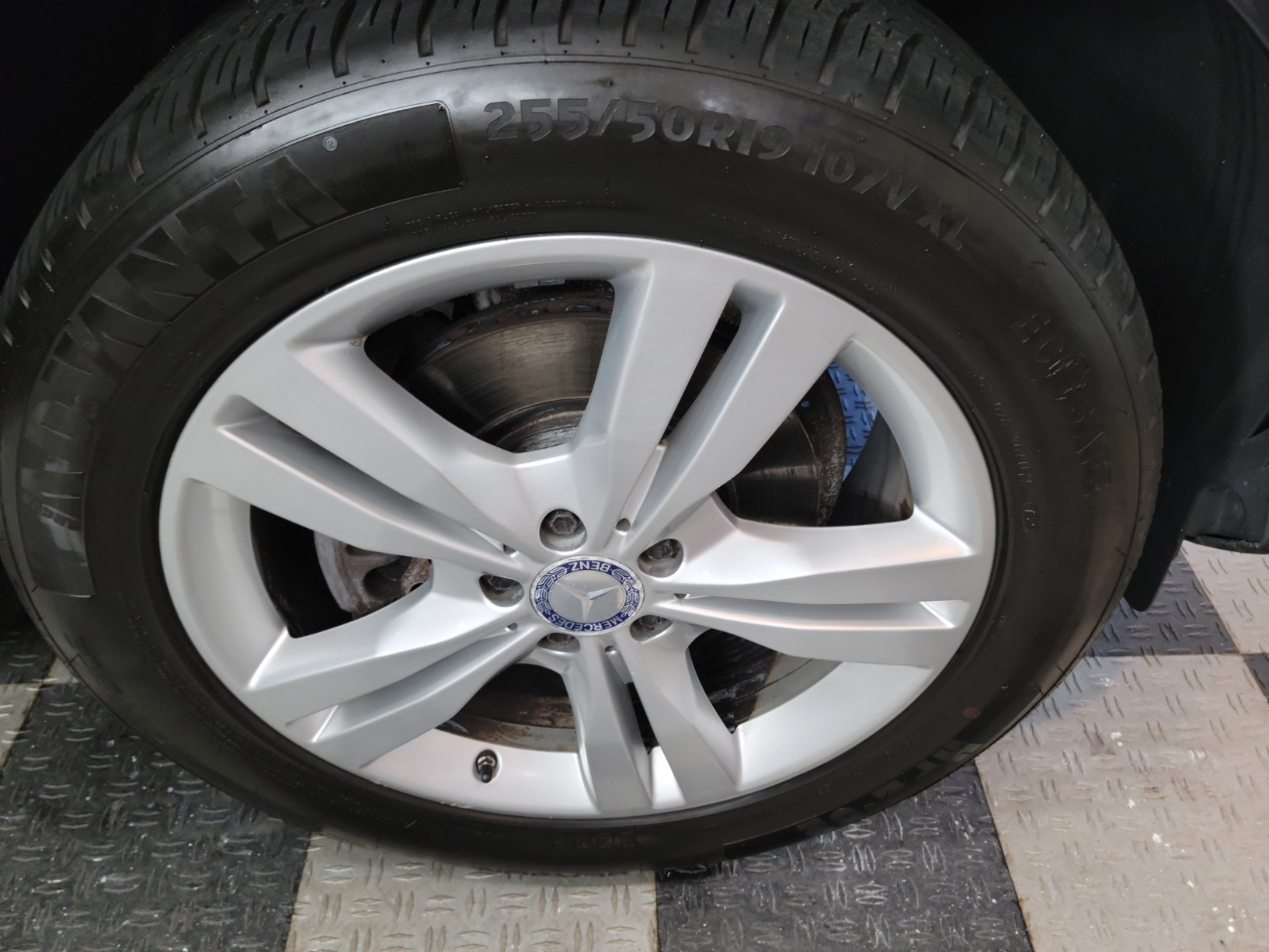 2015 Mercedes Benz ML 4MATIC 350 photo 31