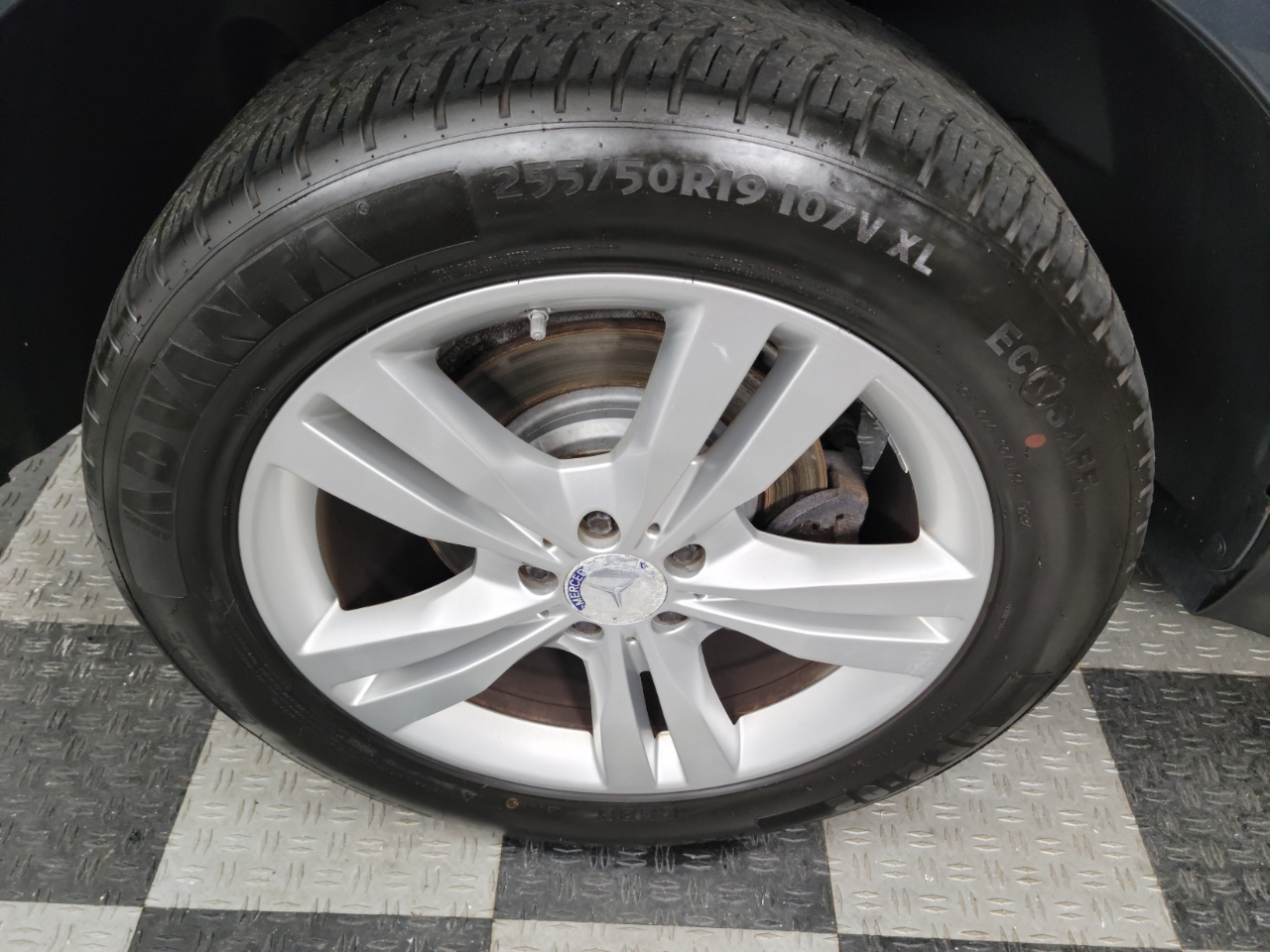 2015 Mercedes Benz ML 4MATIC 350 photo 32