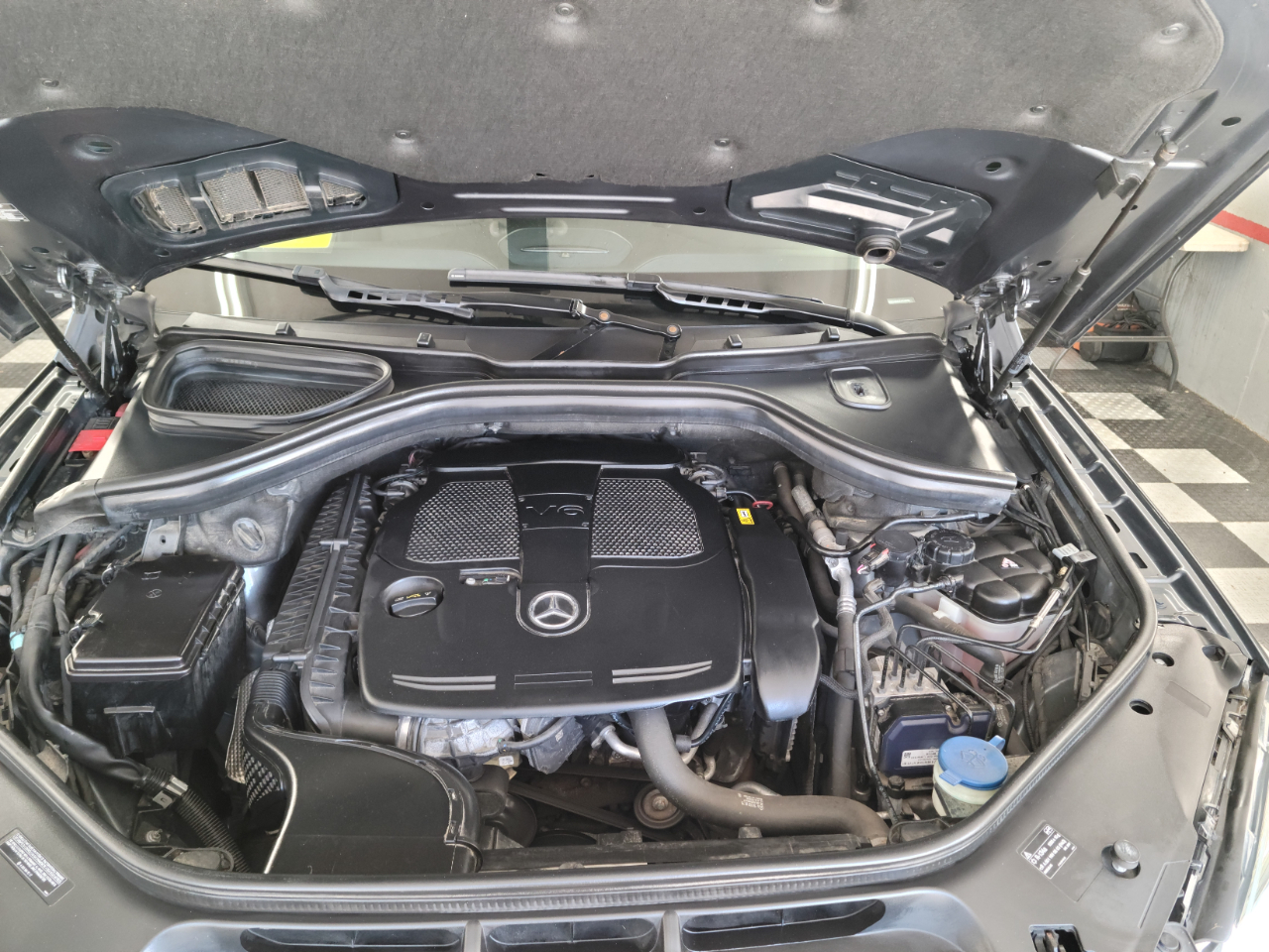 2015 Mercedes Benz ML 4MATIC 350 photo 33