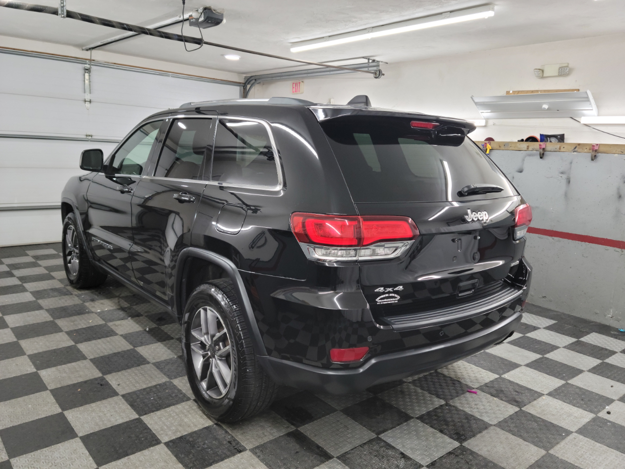 2020 Jeep Grand Cherokee Laredo E photo 2