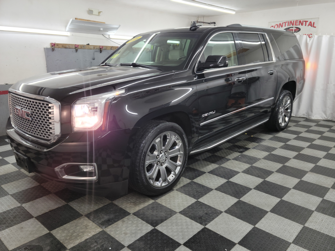 GMC Yukon XL 4WD 4dr Denali 2016