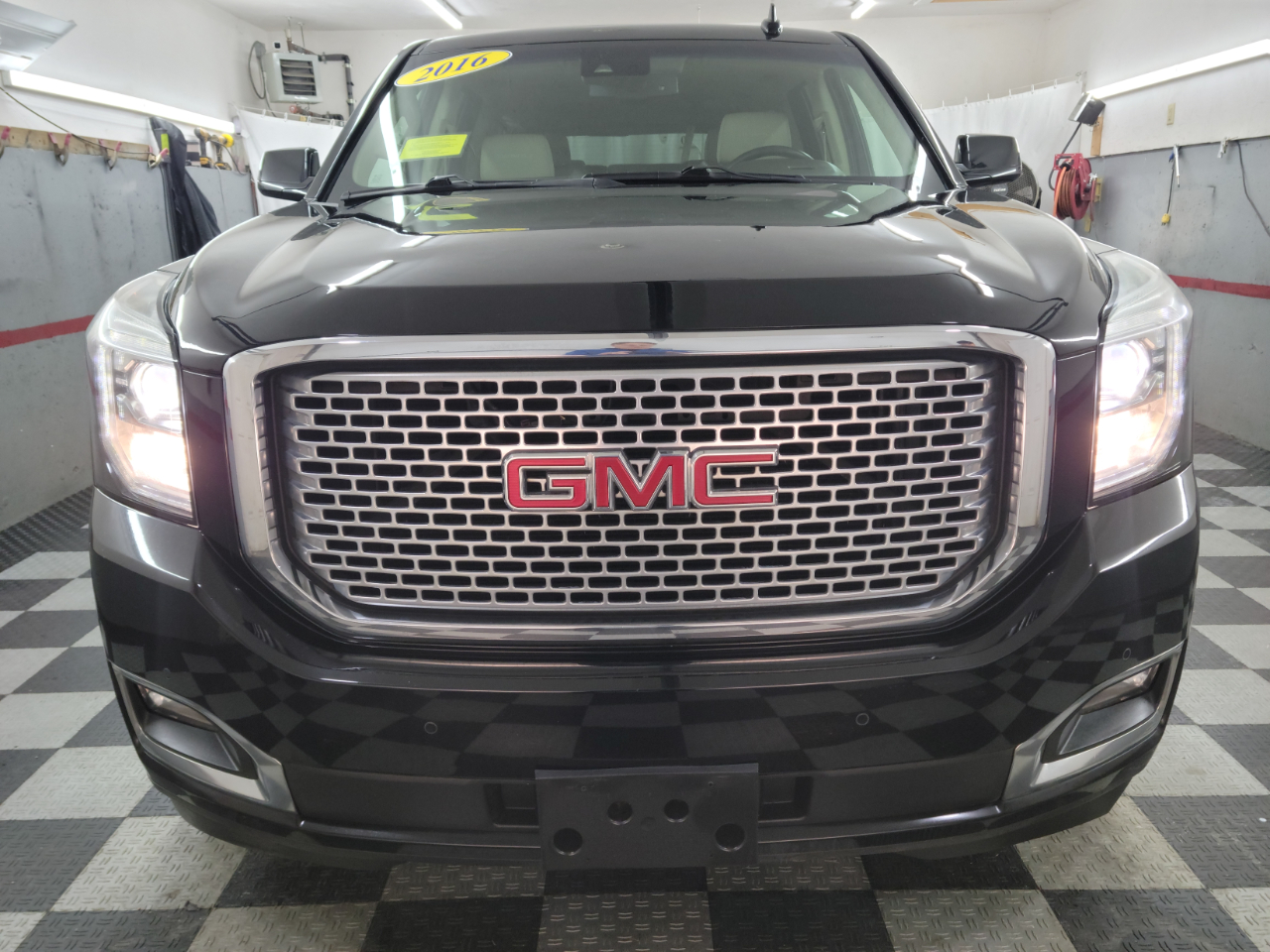 GMC Yukon XL 4WD 4dr Denali 2016