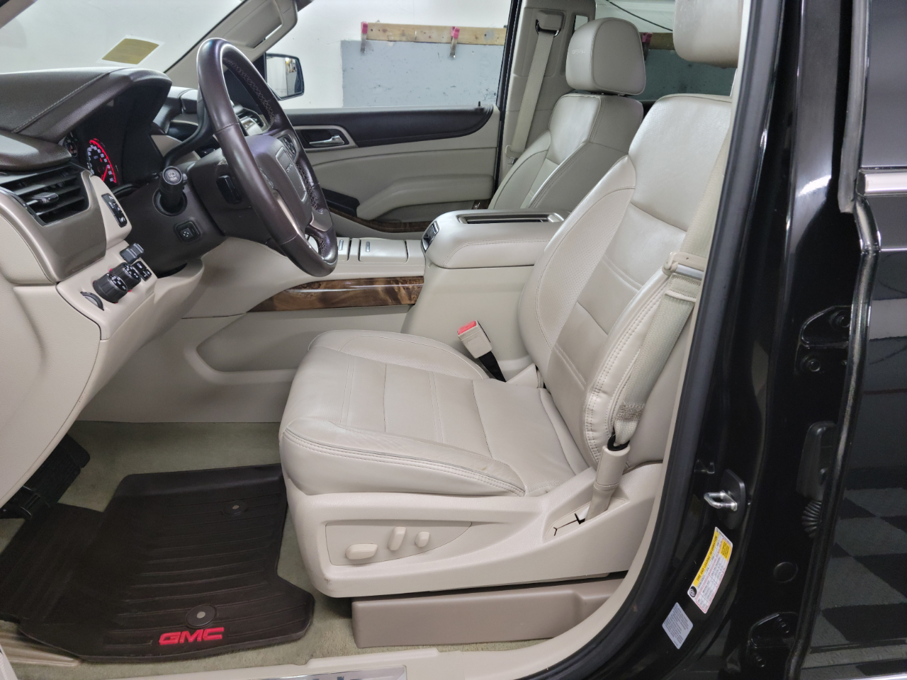 GMC Yukon XL 4WD 4dr Denali 2016