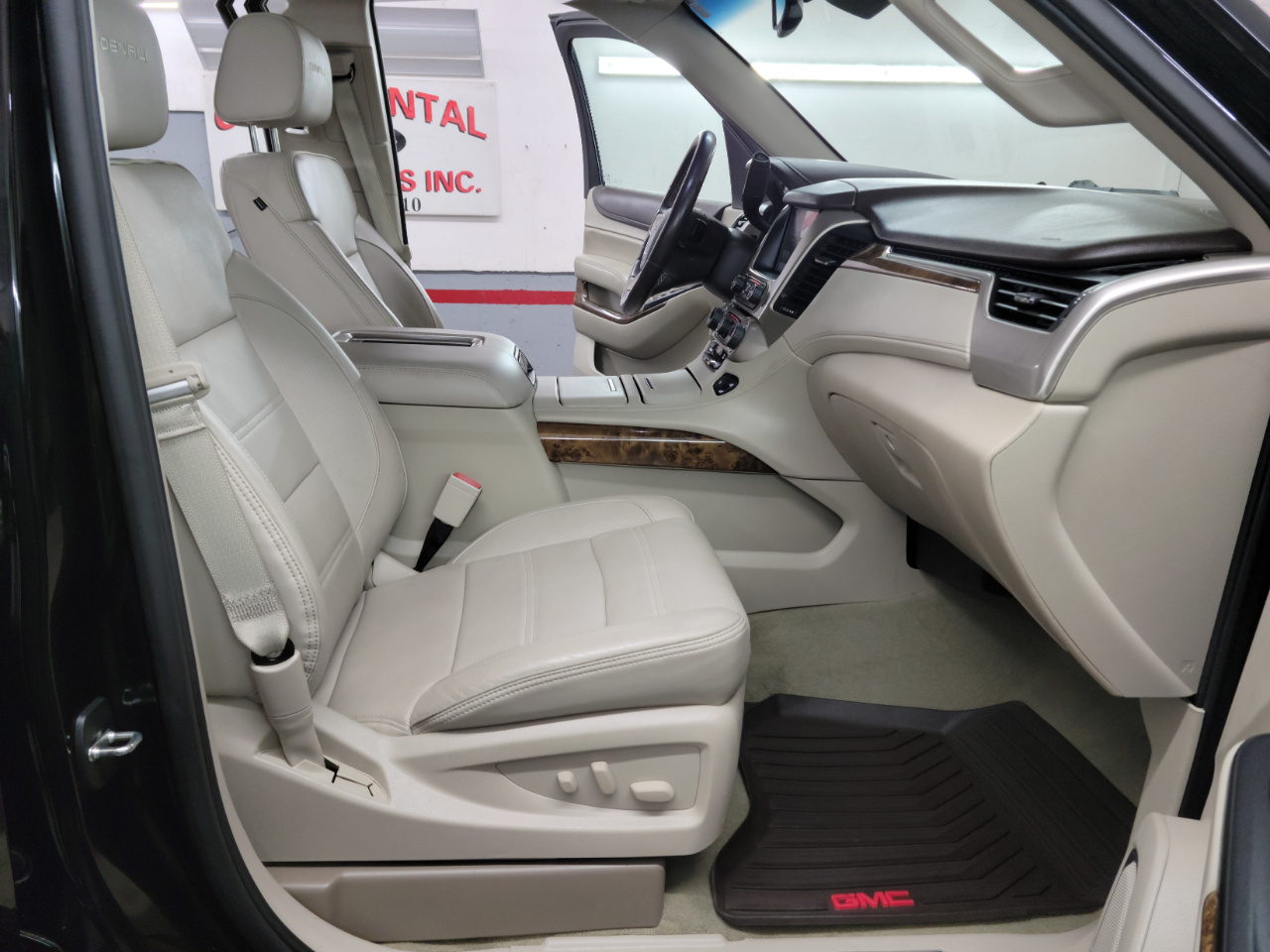 GMC Yukon XL 4WD 4dr Denali 2016