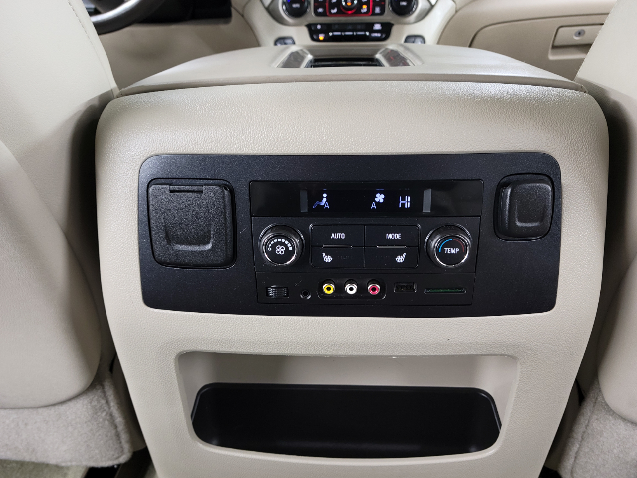 GMC Yukon XL 4WD 4dr Denali 2016