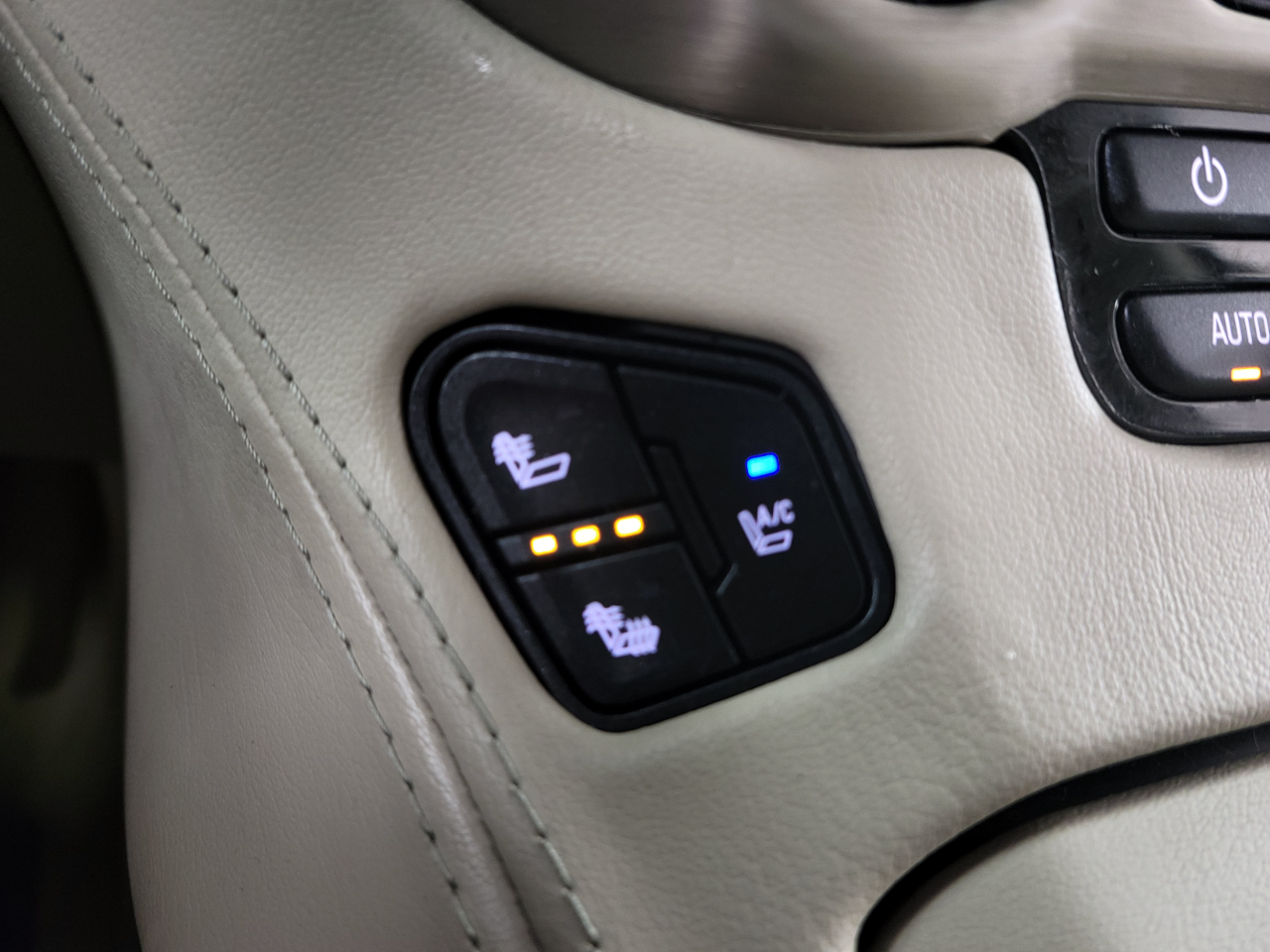 GMC Yukon XL 4WD 4dr Denali 2016