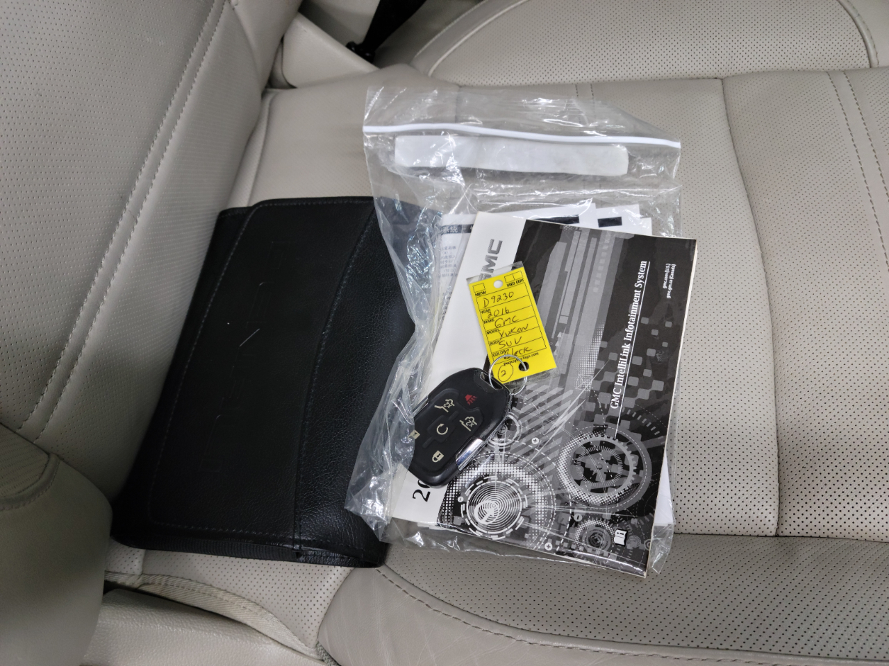 GMC Yukon XL 4WD 4dr Denali 2016