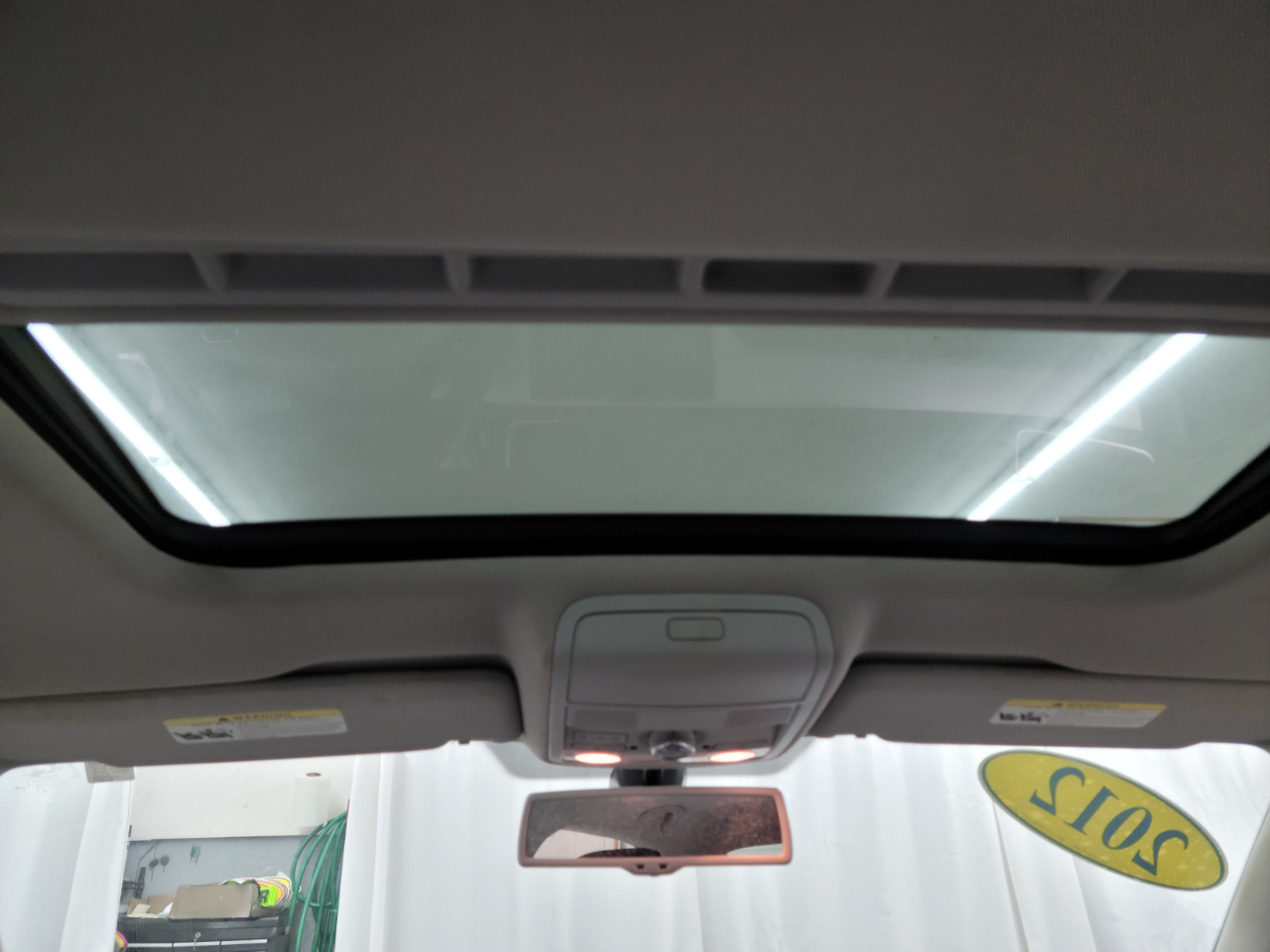 Volkswagen Passat 4dr Sdn 2.5L Auto SEL Premium PZEV 2012