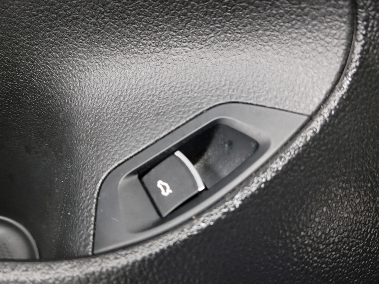 Volkswagen Passat 4dr Sdn 2.5L Auto SEL Premium PZEV 2012