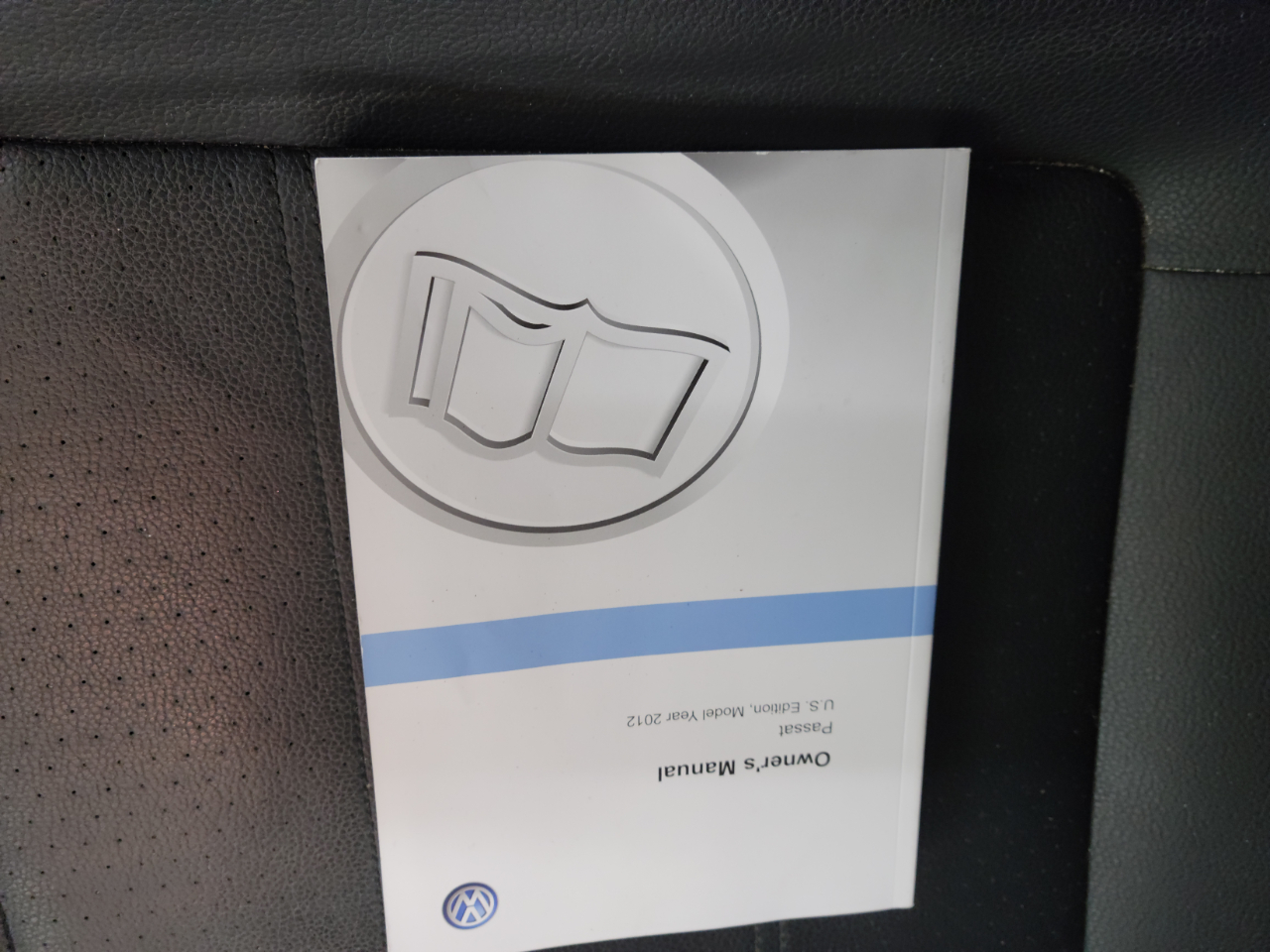 Volkswagen Passat 4dr Sdn 2.5L Auto SEL Premium PZEV 2012