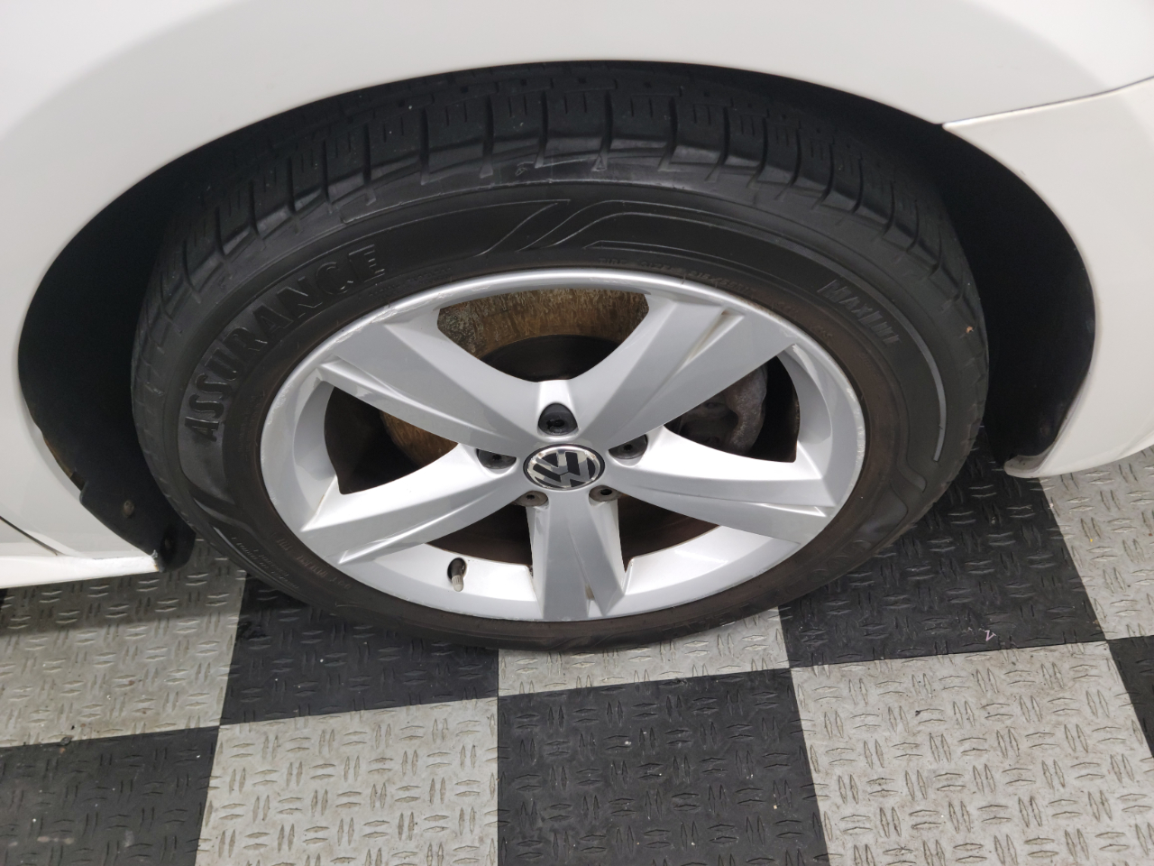 Volkswagen Passat 4dr Sdn 2.5L Auto SEL Premium PZEV 2012