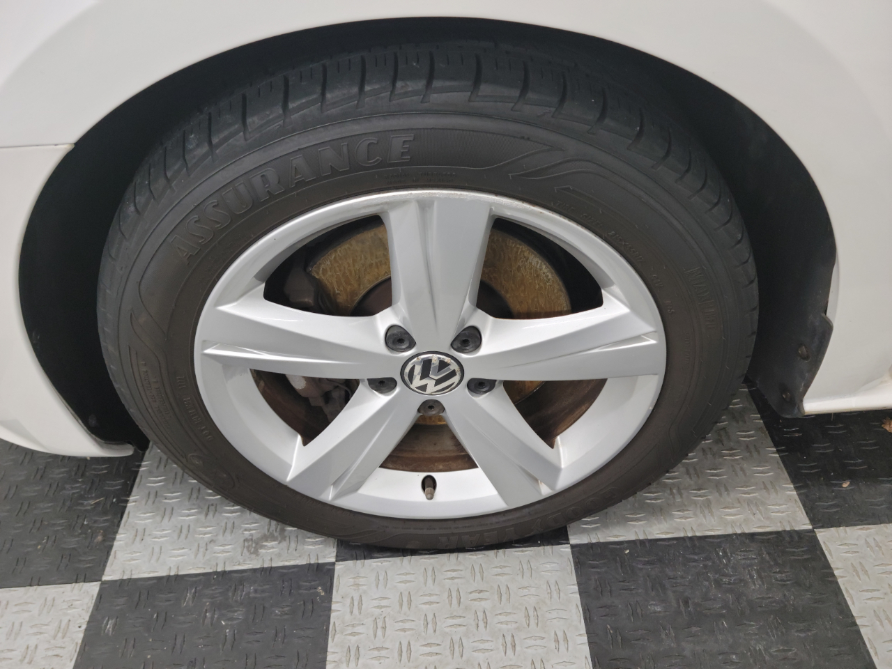 Volkswagen Passat 4dr Sdn 2.5L Auto SEL Premium PZEV 2012