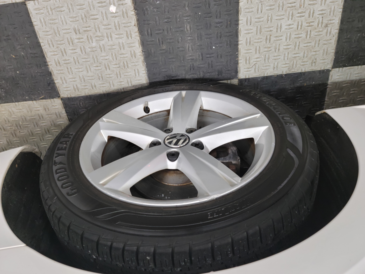 Volkswagen Passat 4dr Sdn 2.5L Auto SEL Premium PZEV 2012