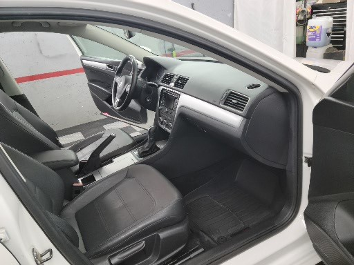 Volkswagen Passat 4dr Sdn 2.5L Auto SEL Premium PZEV 2012