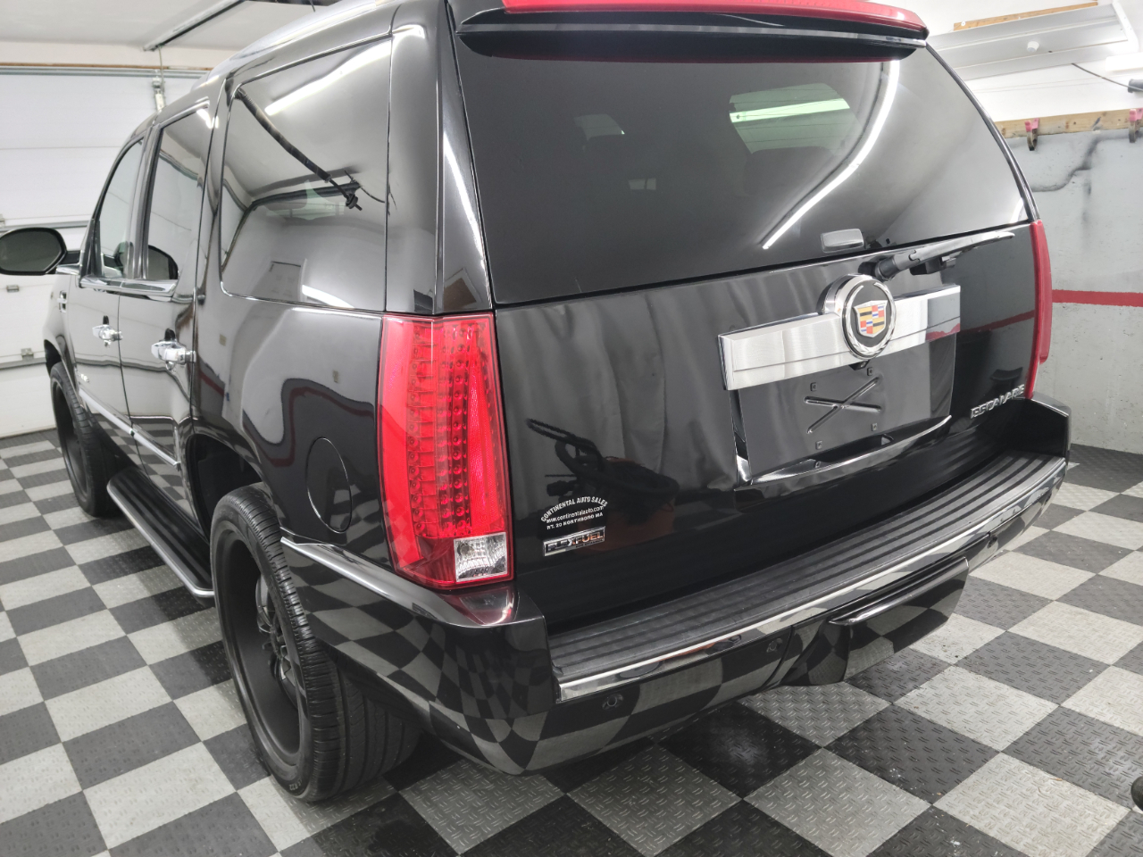 Cadillac Escalade AWD 4dr 2009