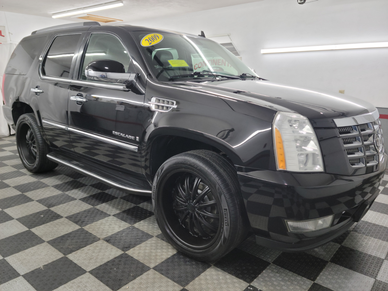 Cadillac Escalade AWD 4dr 2009