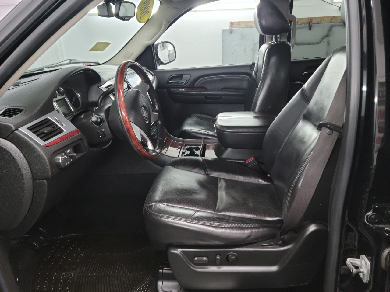 Cadillac Escalade AWD 4dr 2009