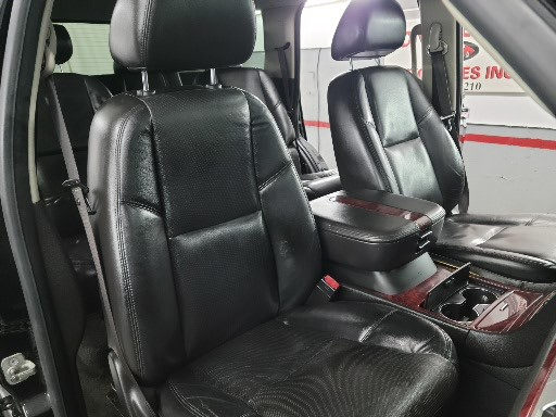 Cadillac Escalade AWD 4dr 2009