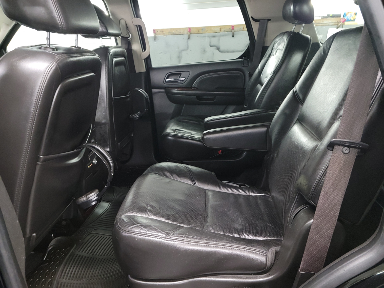 Cadillac Escalade AWD 4dr 2009