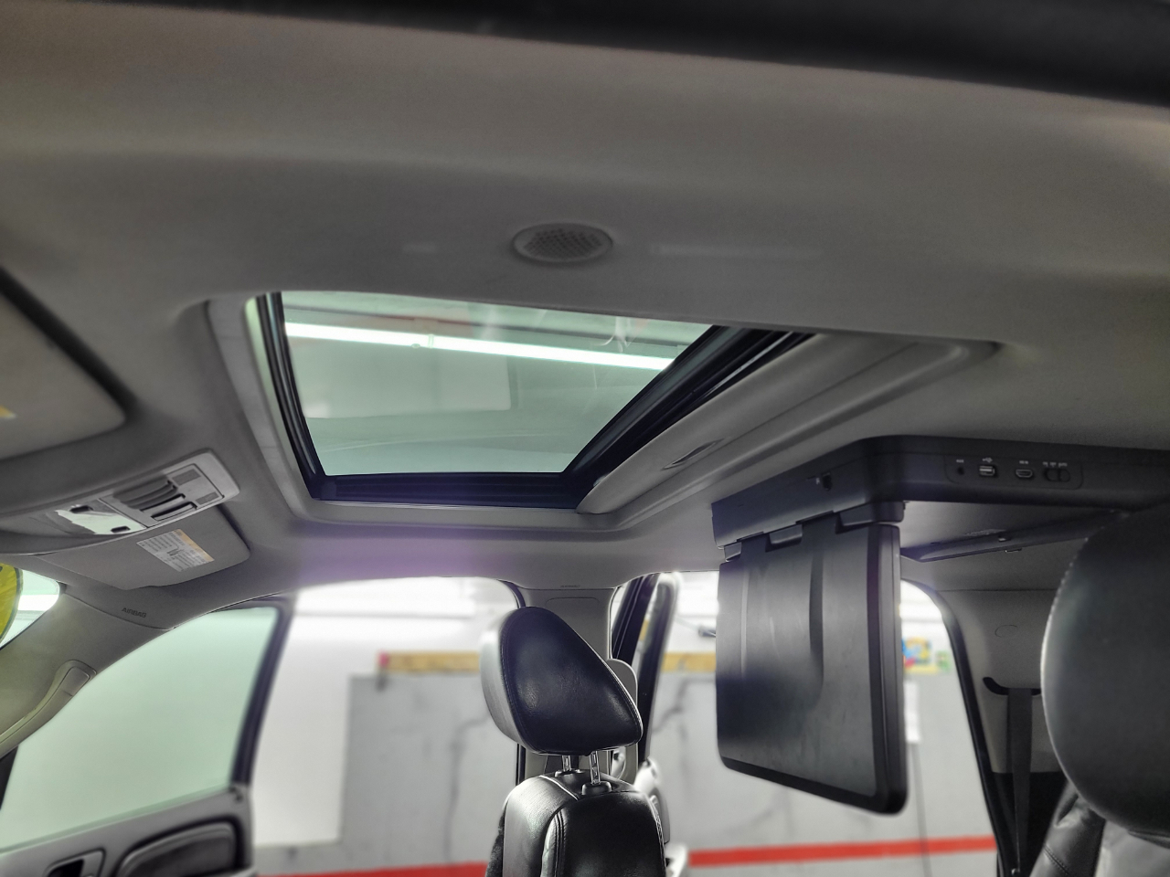 Cadillac Escalade AWD 4dr 2009