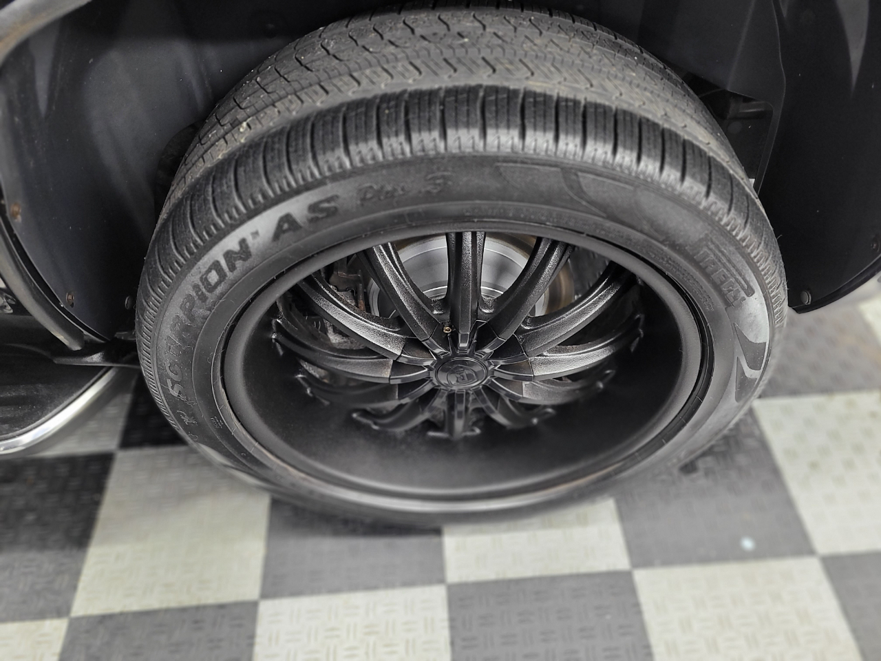 Cadillac Escalade AWD 4dr 2009