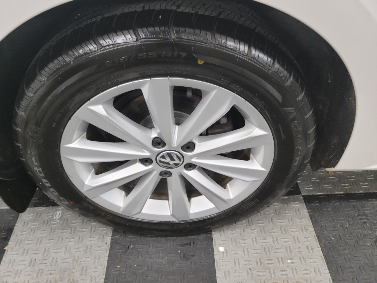 Volkswagen Passat 4dr Sdn 2.5L Auto SEL Premium PZEV 2013