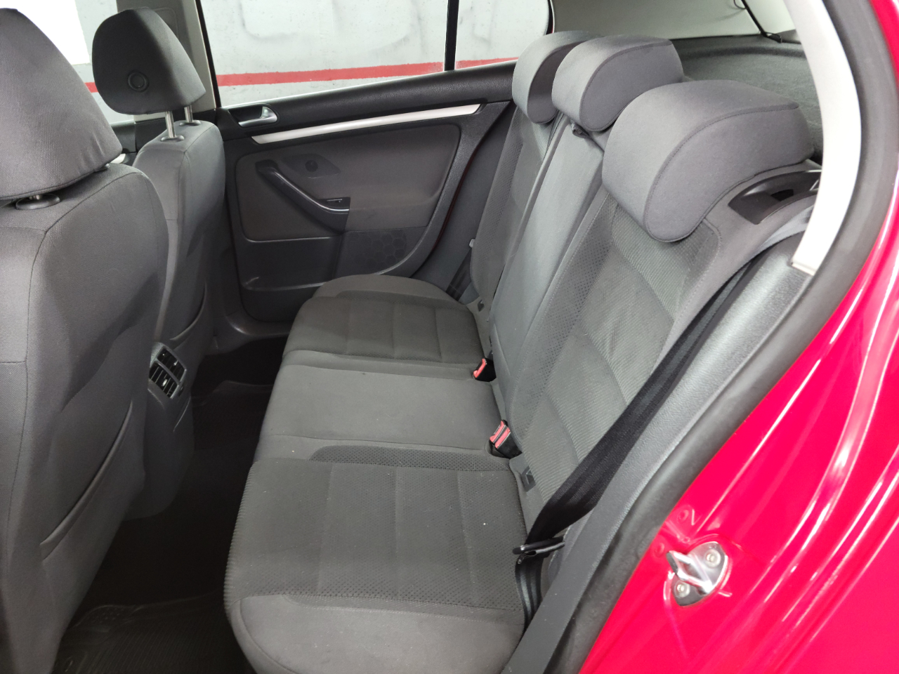 Volkswagen Rabbit 4dr HB Auto S PZEV 2009