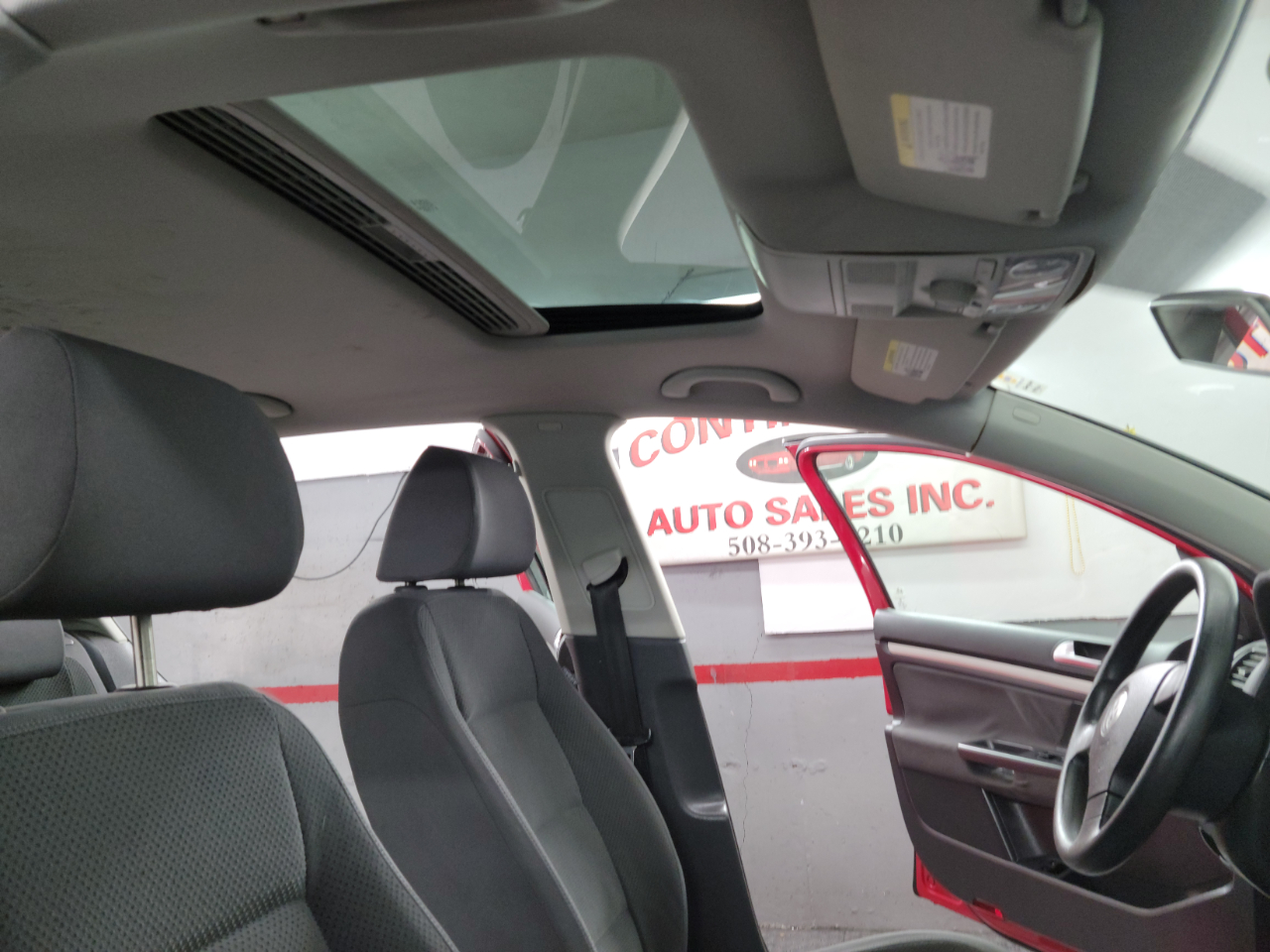 Volkswagen Rabbit 4dr HB Auto S PZEV 2009