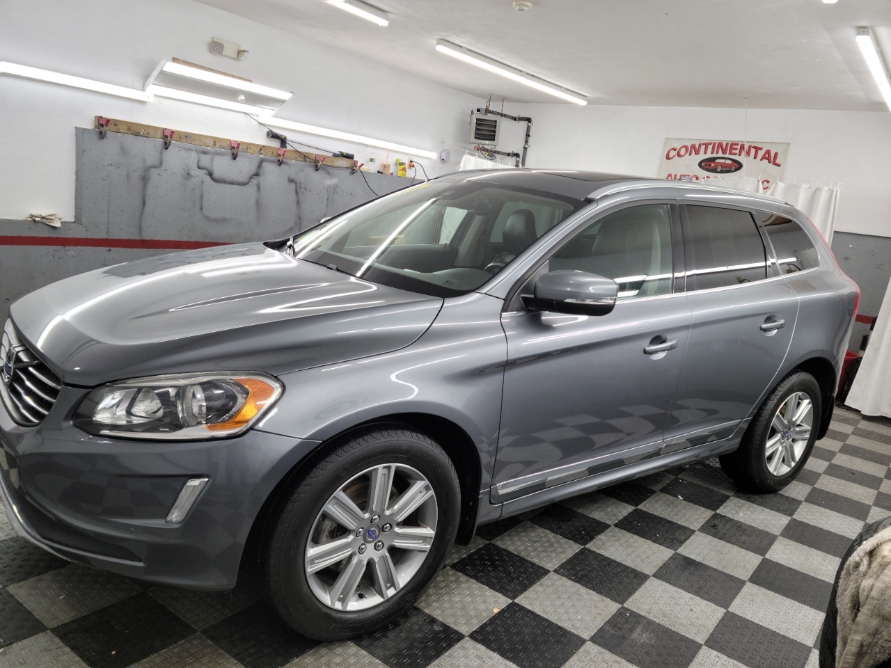 Volvo XC60 AWD 4dr T6 Drive-E 2016